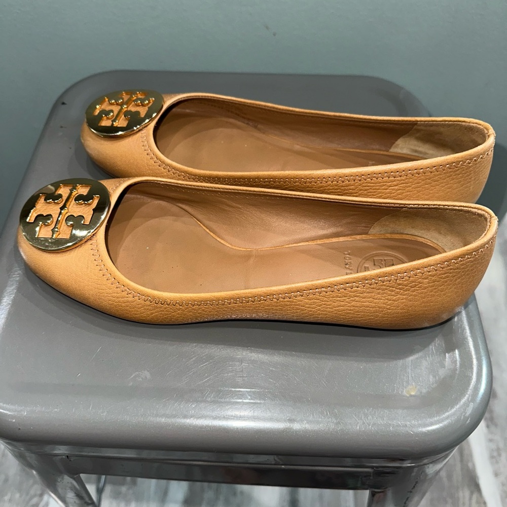 Tory Burch Royal tan/ gold Reva ballet flats size 8.5
